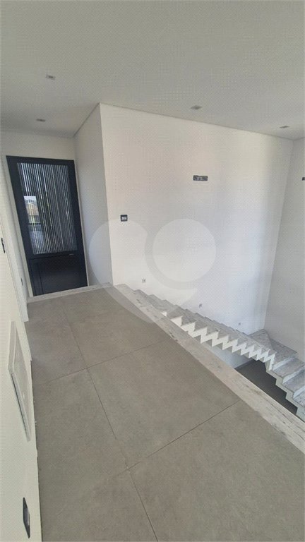Casa à venda com 3 suítes no condomínio Recanto dos Paturis, Vinhedo - SP