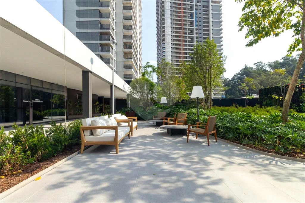Apartamento à venda com 3 suítes em Jardim Morumbi, São Paulo, SP