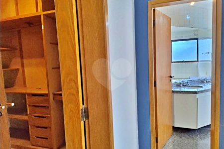 Apartamento à venda com 4 quartos, sendo 2 suítes,  em Indianópolis, São Paulo, SP