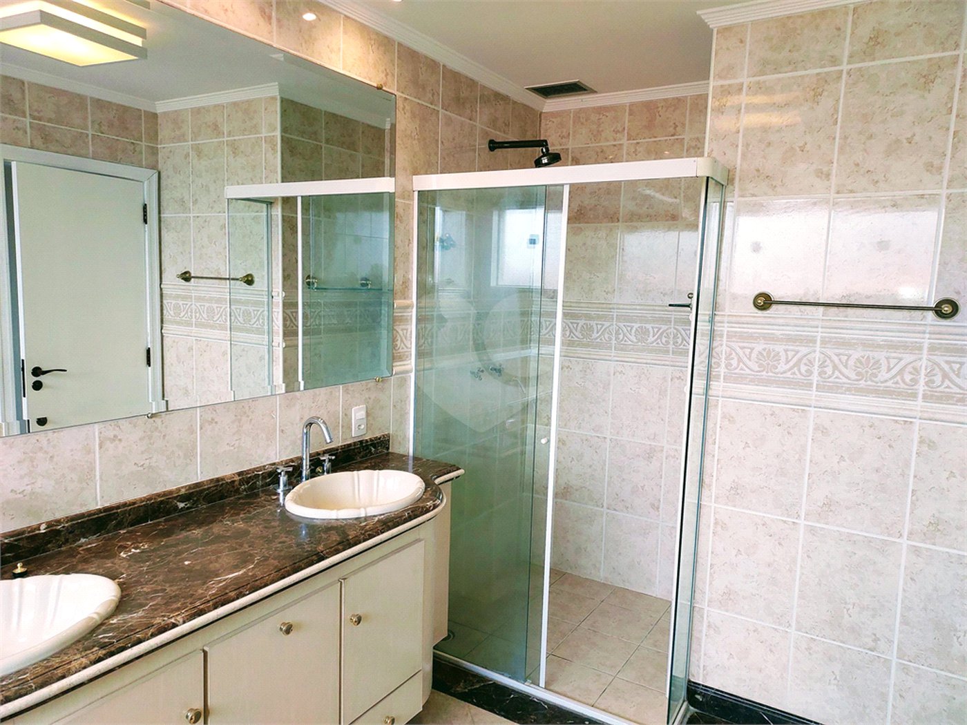Casa à venda com 3 suítes no condomínio Chácara Francesa, São Paulo - SP