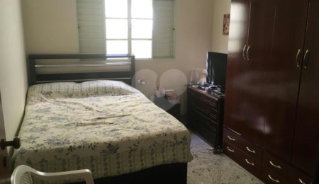 Sobrado à venda com 4 quartos, sendo 1 suíte, em Jardim Sarah, São Paulo, SP