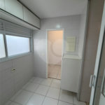 Apartamento à venda com 3 quartos, sendo 1 suíte, em Jardim Aeroporto, São Paulo, SP