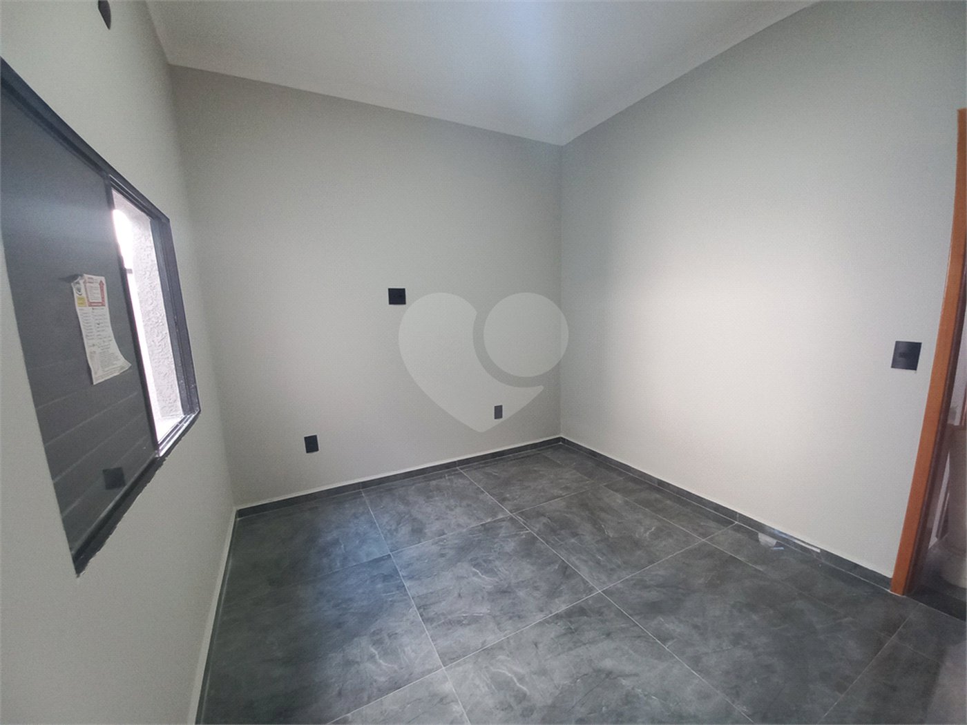 Casa à venda com 3 quartos, sendo 1 suíte, no condomínio Horto Florestal Villagio, Sorocaba - SP