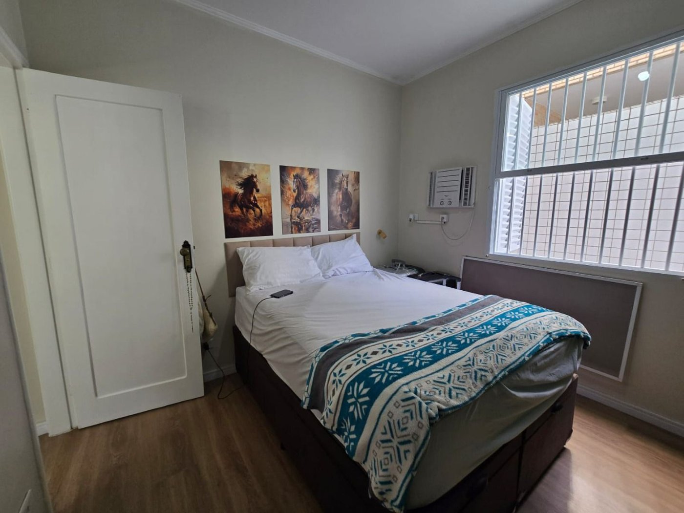 Apartamento com 2 dormitórios à venda, 59 m² por R$ 420.000,00 - Gonzaga - Santos/SP