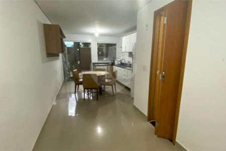Casa à venda com 3 quartos, sendo 1 suíte, no condomínio Garden Village, São Paulo - SP