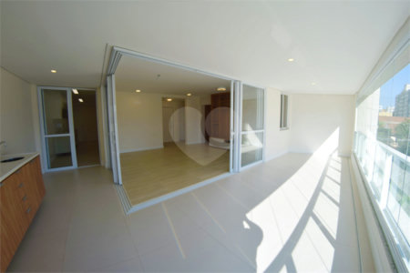 Apartamento à venda com 3 suítes em Vila Romana, São Paulo, SP