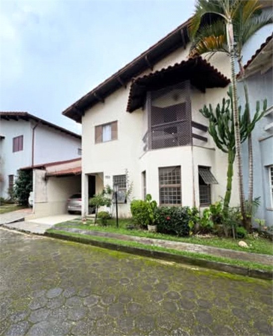 Sobrado à venda com 3 quartos, sendo 1 suíte,  em Mogi Moderno, Mogi das Cruzes, SP