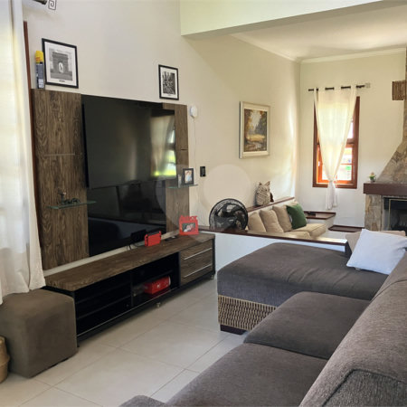 Casa à venda com 4 quartos, sendo 2 suítes, no condomínio Vivendas do Lago, Sorocaba - SP