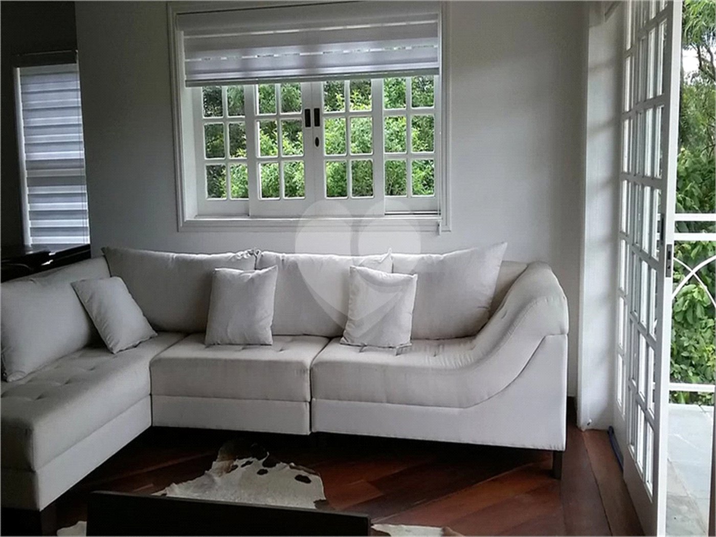Casa à venda com 4 suítes no condomínio Suíça da Cantareira, Mairiporã - SP