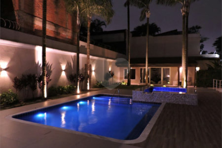 Casa à venda com 5 suítes em Paraisópolis, São Paulo, SP