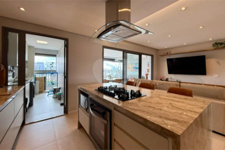 Apartamento à venda com 3 suítes em Santo Amaro, São Paulo, SP