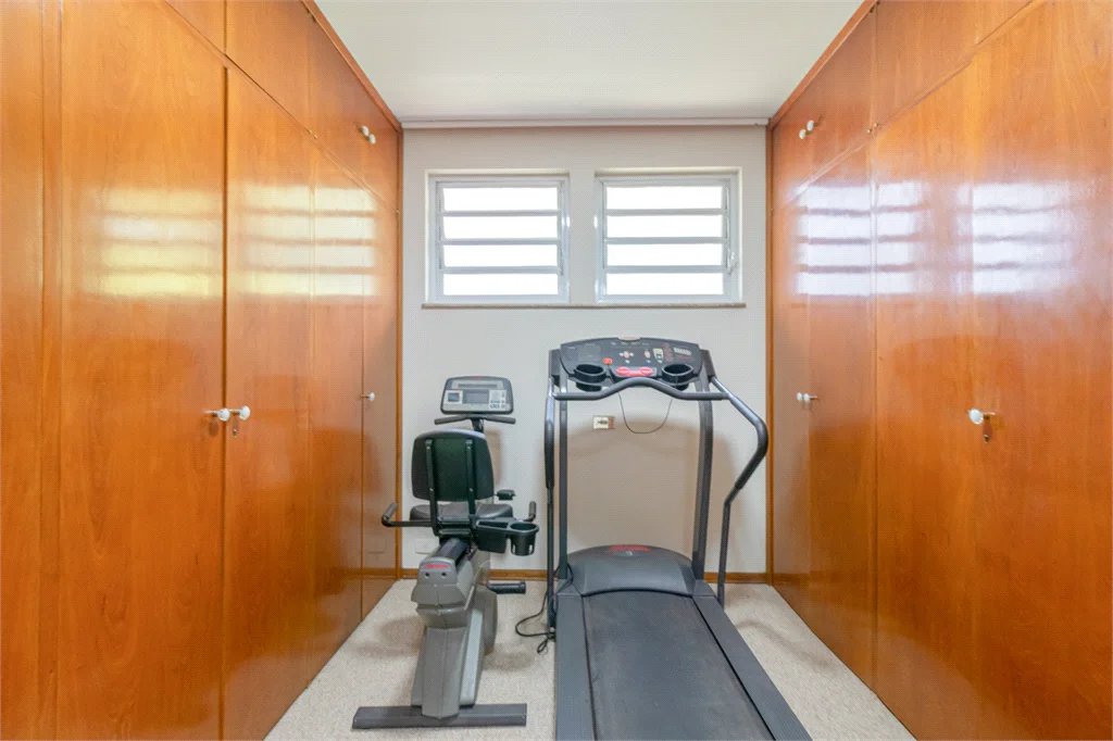 Casa Térrea à venda com 4 quartos, sendo 2 suítes, em Alto de Pinheiros, São Paulo, SP