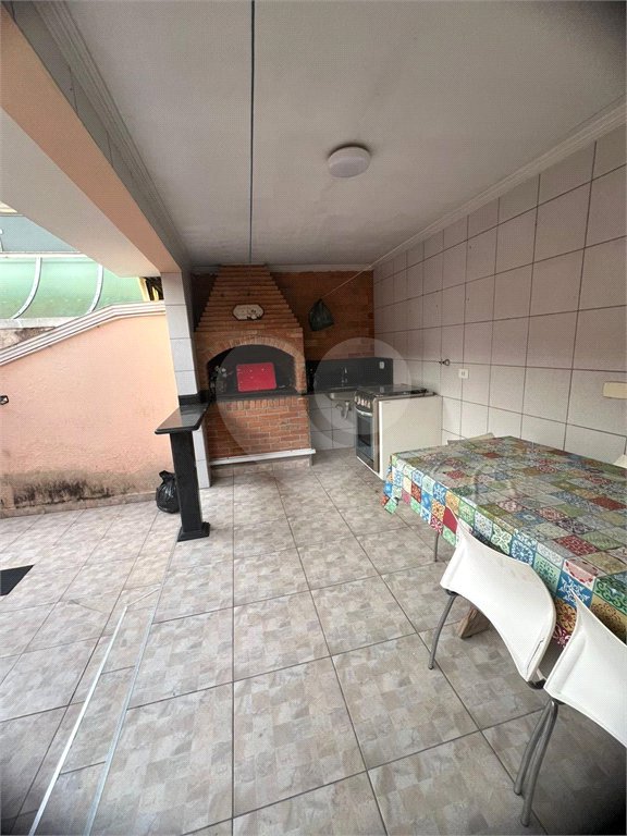 Sobrado à venda ou para alugar com 3 quartos, sendo 2 suítes,  em Arujázinho Iv, Arujá, SP