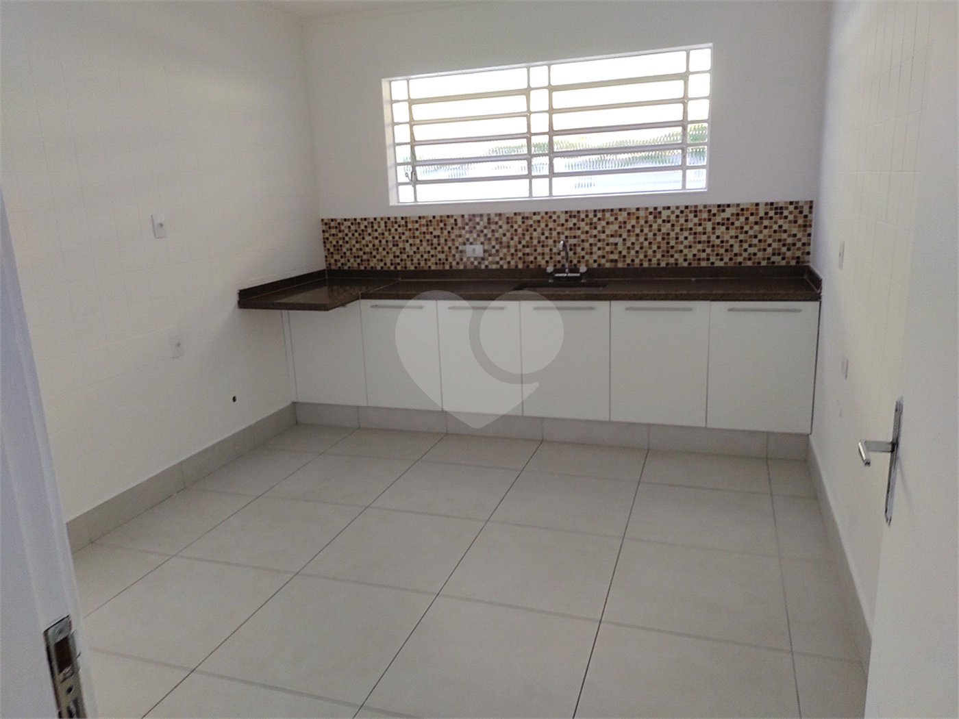 Casa à venda com 3 quartos, sendo 1 suíte,  em Vila Cordeiro, São Paulo, SP