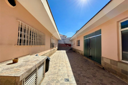 Casa à venda com 3 quartos, sendo 2 suítes, em Vila Rosália, Guarulhos, SP