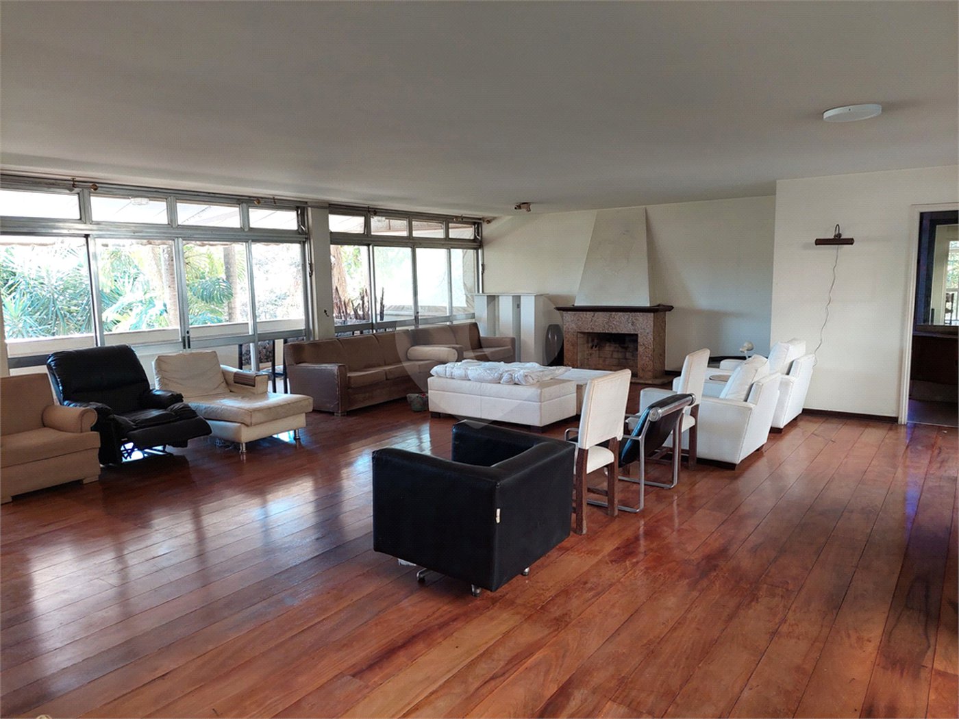 Casa à venda com 3 suítes em Jardim Leonor, São Paulo, SP