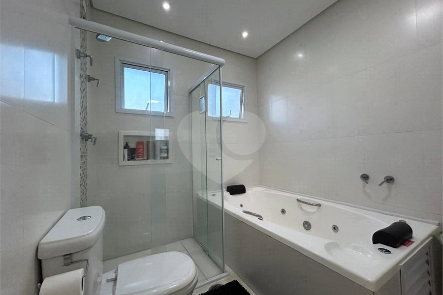 Casa à venda com 4 suítes no condomínio Residencial Jabuticabeiras, São Paulo - SP