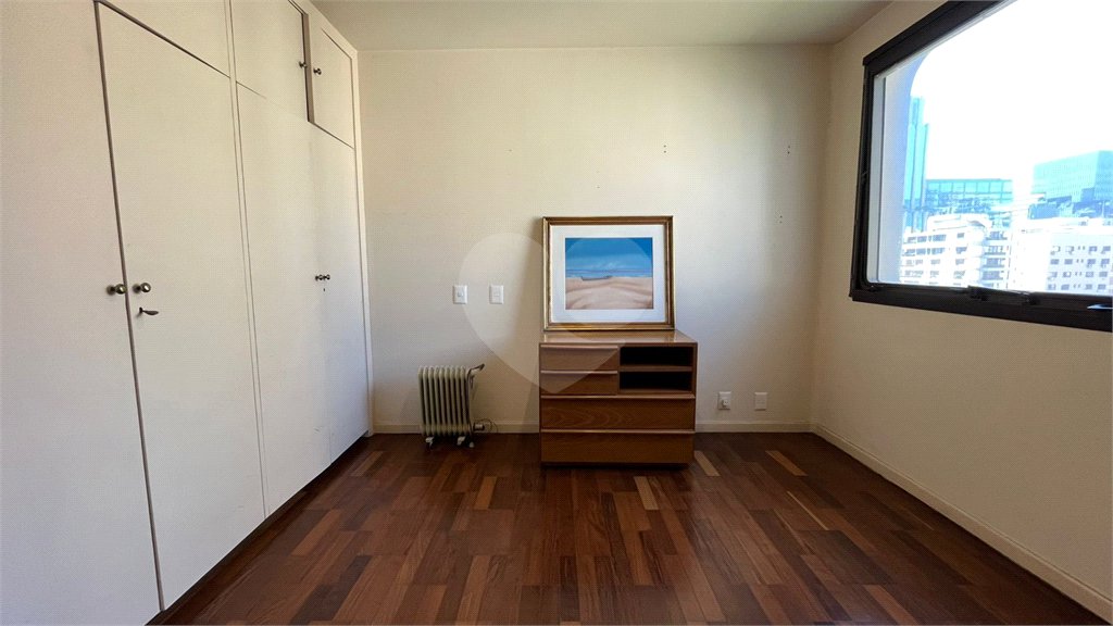 Apartamento à venda com 4 quartos, sendo 3 suítes, em Itaim Bibi, São Paulo, SP