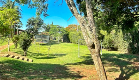 Villagio à venda com 5 quartos, sendo 3 suítes,  em Vila Petrópolis, Atibaia, SP