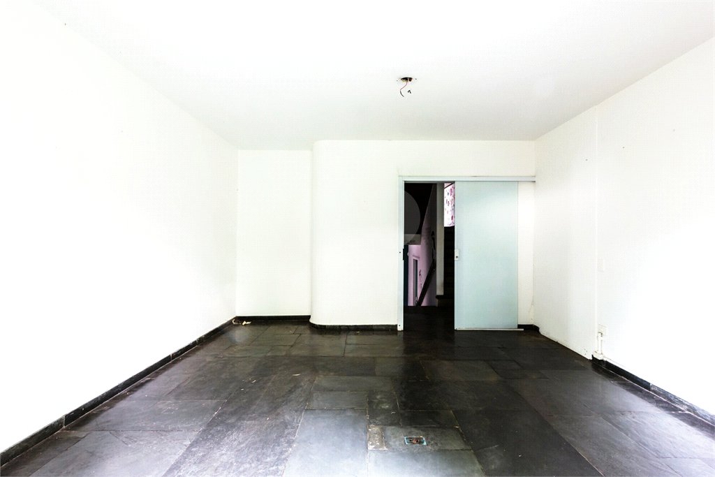 Casa à venda com 4 quartos, sendo 1 suíte, em Jardim das Bandeiras, São Paulo, SP