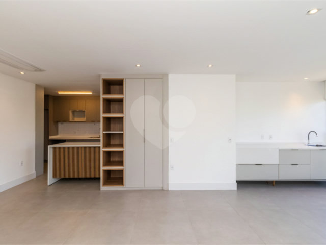Apartamento à venda com 3 suítes em Campo Belo, São Paulo, SP