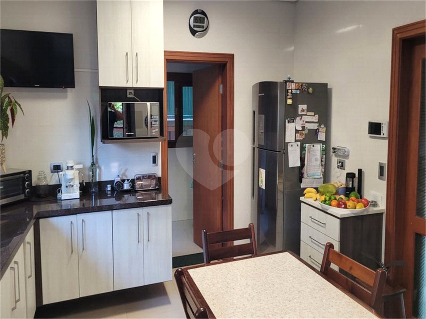 Casa à venda com 4 quartos, sendo 2 suítes, no condomínio Alpes da Cantareira, Mairiporã - SP
