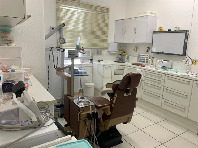 Sobrado à venda com 2 quartos em Moema, São Paulo, SP