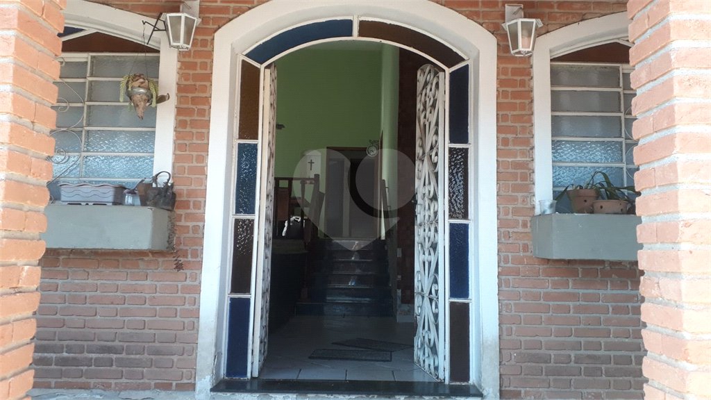Sobrado à venda com 5 quartos, sendo 3 suítes, em Jardim dos Pinheiros, Atibaia, SP