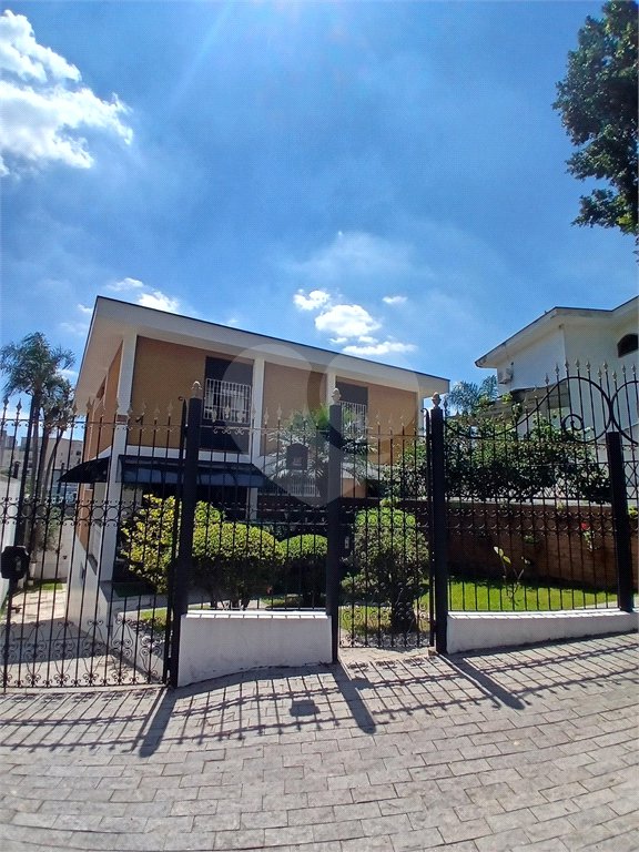 Sobrado à venda com 4 quartos, sendo 2 suítes, em Jardim Leonor, São Paulo, SP