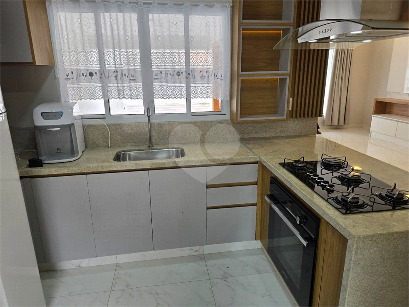 Casa para alugar com 3 quartos, sendo 1 suíte,  em Vila Rosa, Itapetininga, SP