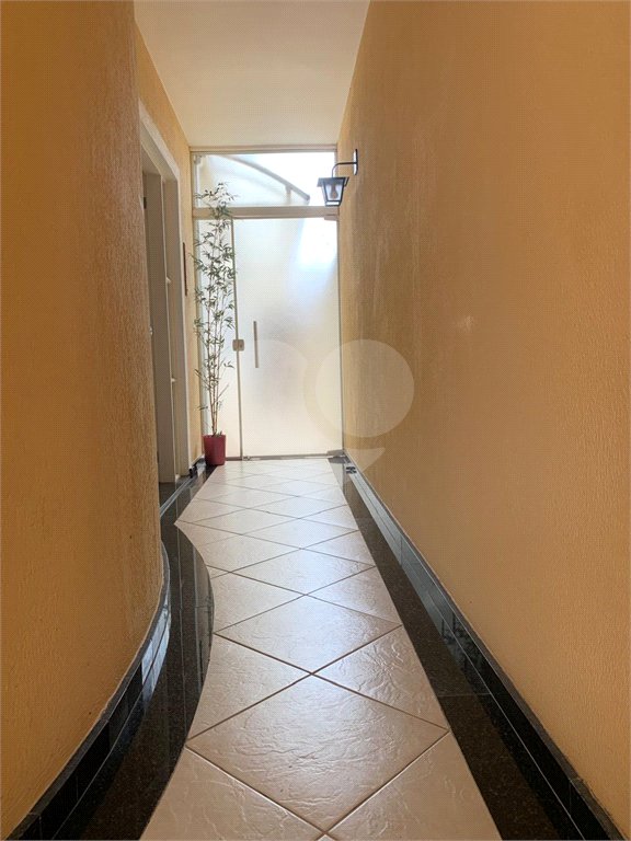 Sobrado à venda com 4 quartos, sendo 1 suíte, em Vila Campo Grande, São Paulo, SP