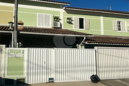 Casa à venda com 2 quartos em Parque Jóquei Club, Campos dos Goytacazes, RJ
