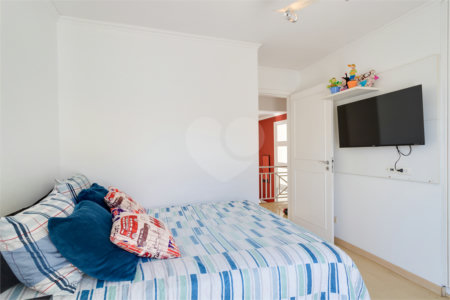 Casa à venda com 4 quartos, sendo 2 suítes, no condomínio Villa Franz Schubert, São Paulo - SP