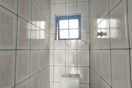 Sobrado à venda com 3 quartos, sendo 1 suíte, em Biritiba, Poá, SP