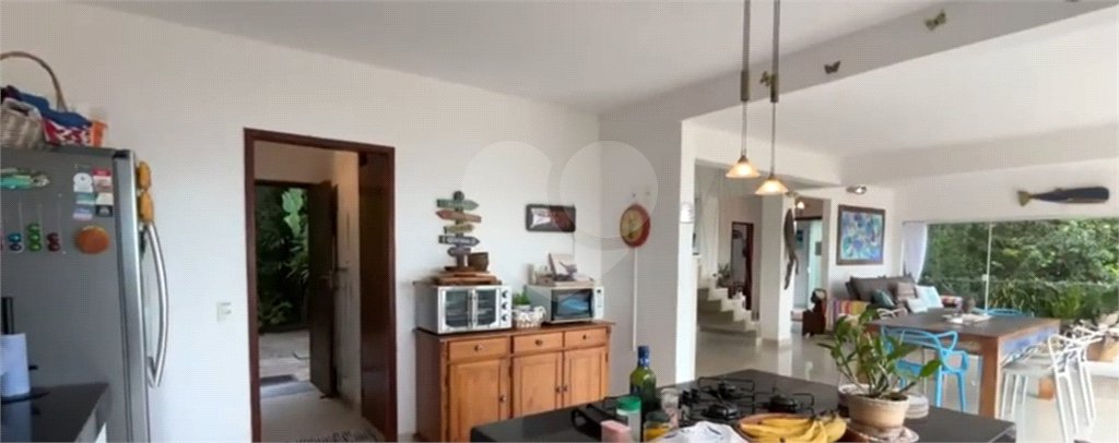 Casa à venda com 4 quartos, sendo 2 suítes,  em Albatroz, Armação dos Búzios, RJ
