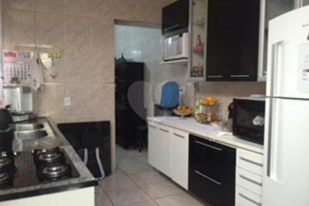 Sobrado à venda ou para alugar com 3 suítes em Santa Teresinha, São Paulo, SP