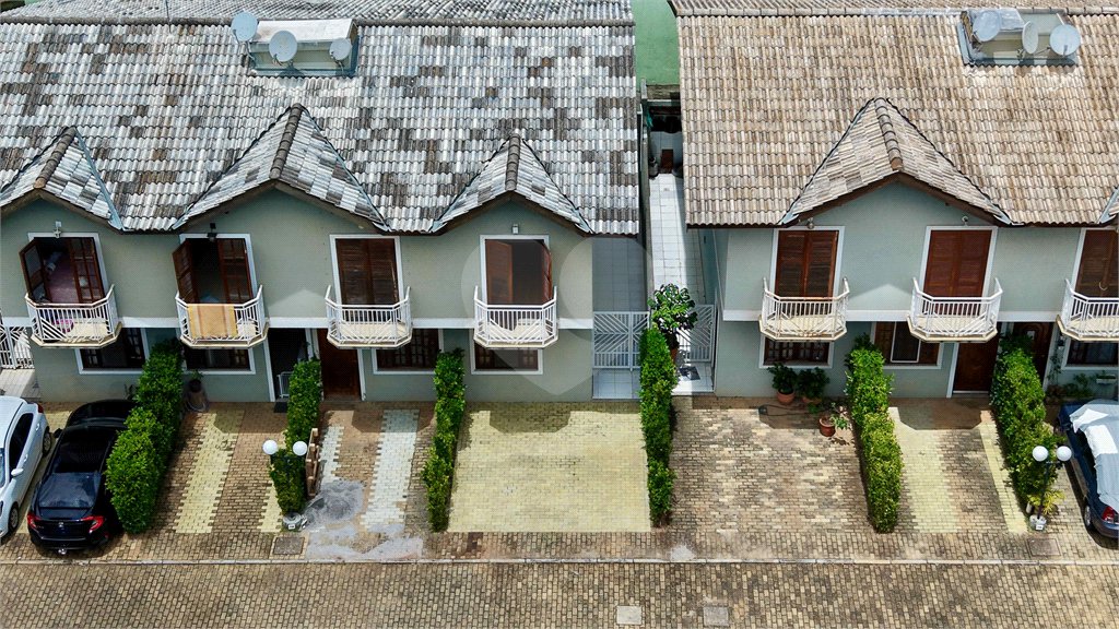 Casa à venda com 2 quartos no condomínio Portal dos Gamez, Atibaia - SP