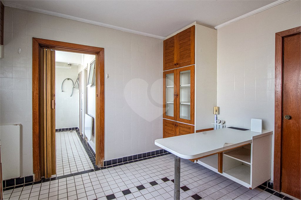 Apartamento à venda com 3 quartos, sendo 2 suítes, em Água Branca, São Paulo, SP