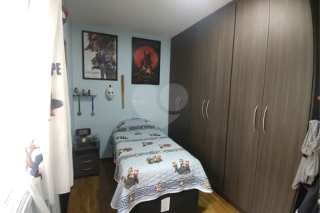 Casa à venda com 2 suítes no condomínio Morada das Hortênsias, São Paulo - SP