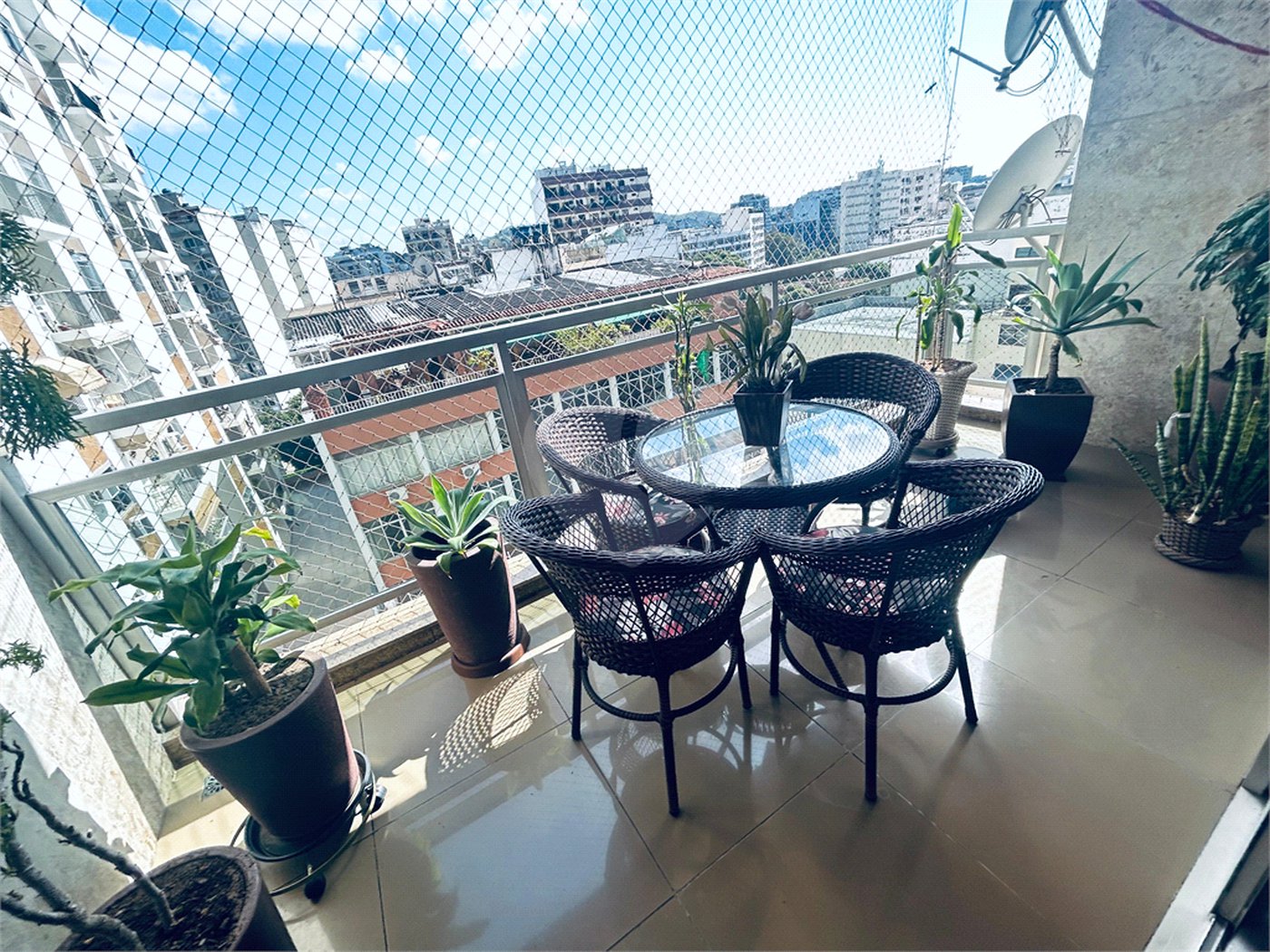 Apartamento à venda com 4 quartos, sendo 1 suíte, em Tijuca, Rio de Janeiro, RJ