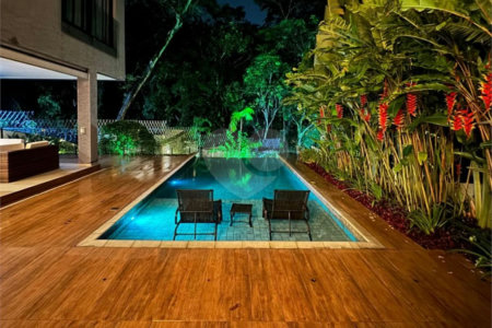 Casa à venda com 3 suítes no condomínio Reserva Santa Maria, Jandira - SP
