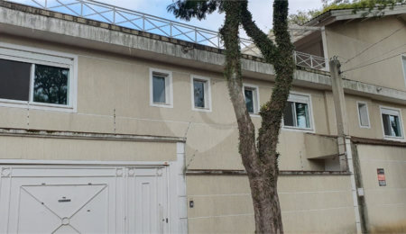 Sobrado à venda com 4 suítes em Moema, São Paulo, SP
