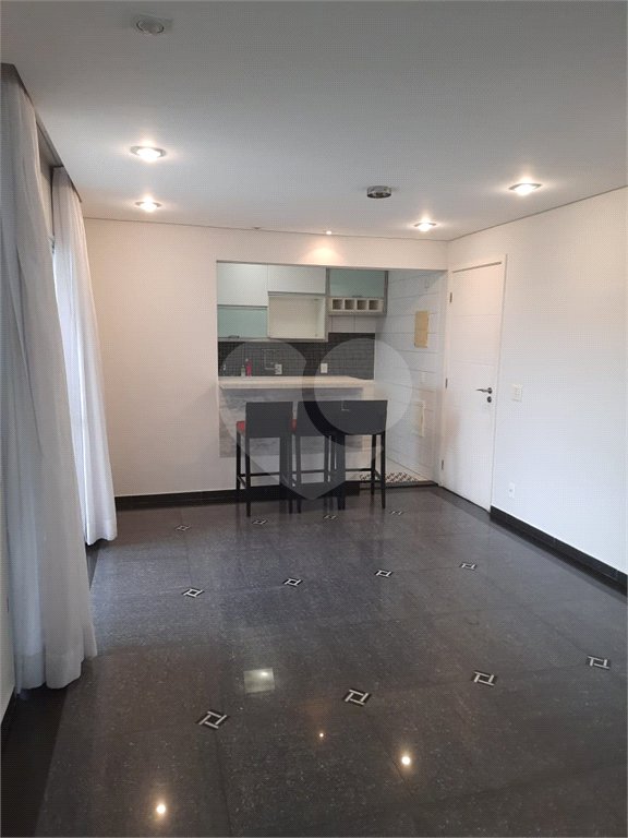 Apartamento à venda ou para alugar com 3 quartos, sendo 1 suíte, em Cidade São Francisco, São Paulo, SP