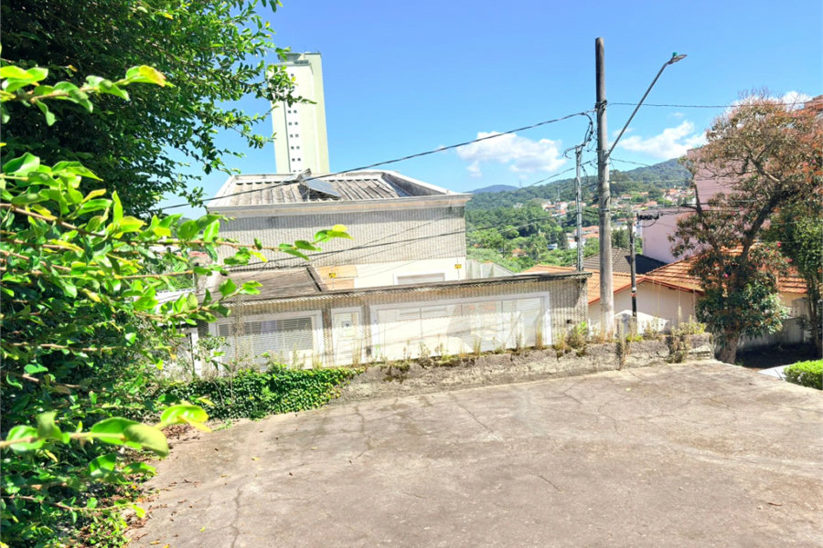 Casa Térrea à venda com 3 quartos, sendo 1 suíte, em Jardim Floresta, São Paulo, SP