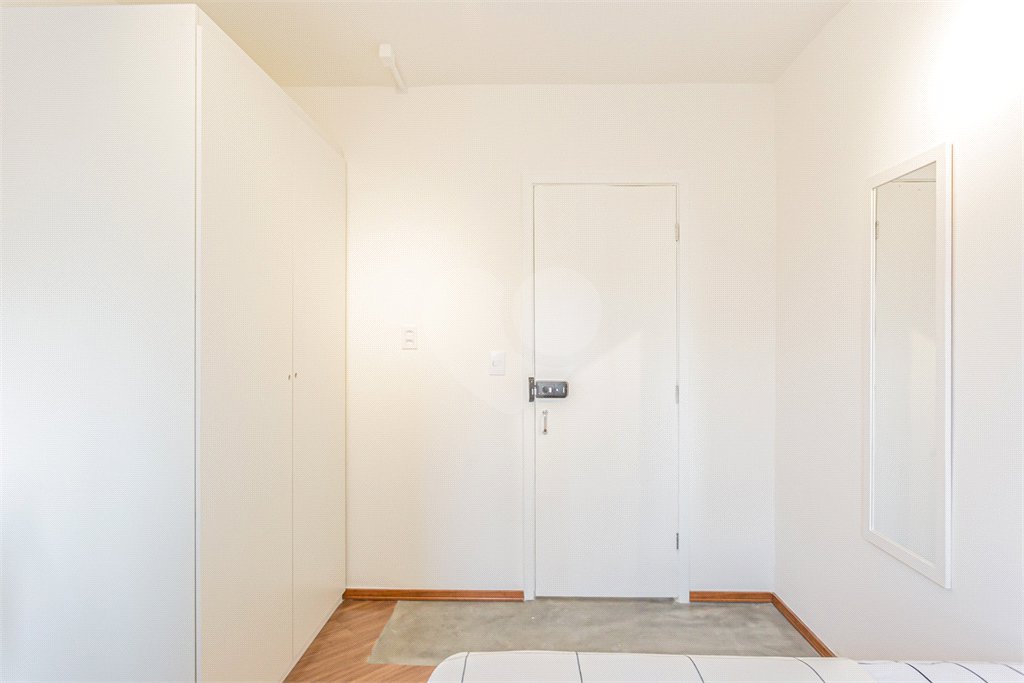 Apartamento à venda com 3 quartos, sendo 1 suíte, em Vila Olímpia, São Paulo, SP