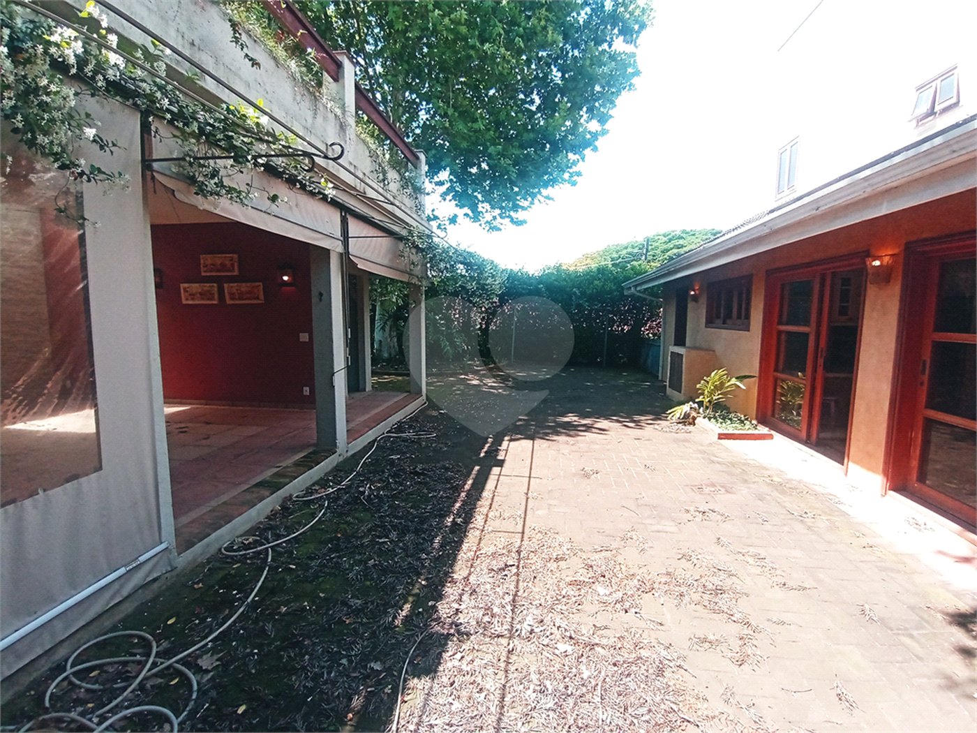 Casa à venda com 3 quartos, sendo 1 suíte,  no condomínio Estância Marambaia, Vinhedo - SP