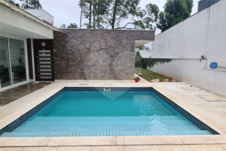 Casa à venda com 5 quartos, sendo 2 suítes, no condomínio Swiss Park, São Bernardo do Campo - SP