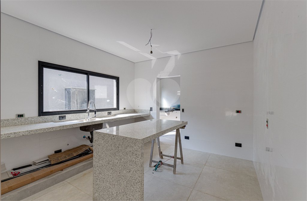 Casa à venda com 4 suítes no condomínio Reserva Robélia, São Paulo - SP