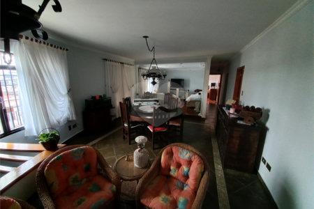 Sobrado à venda com 3 quartos, sendo 1 suíte, em Jardim Umarizal, São Paulo, SP