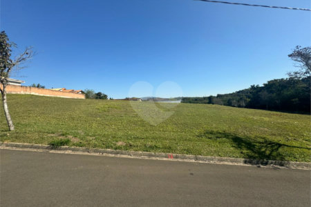 Terreno à venda com 1 suíte no condomínio Village Saint Charbel, Araçoiaba da Serra - SP